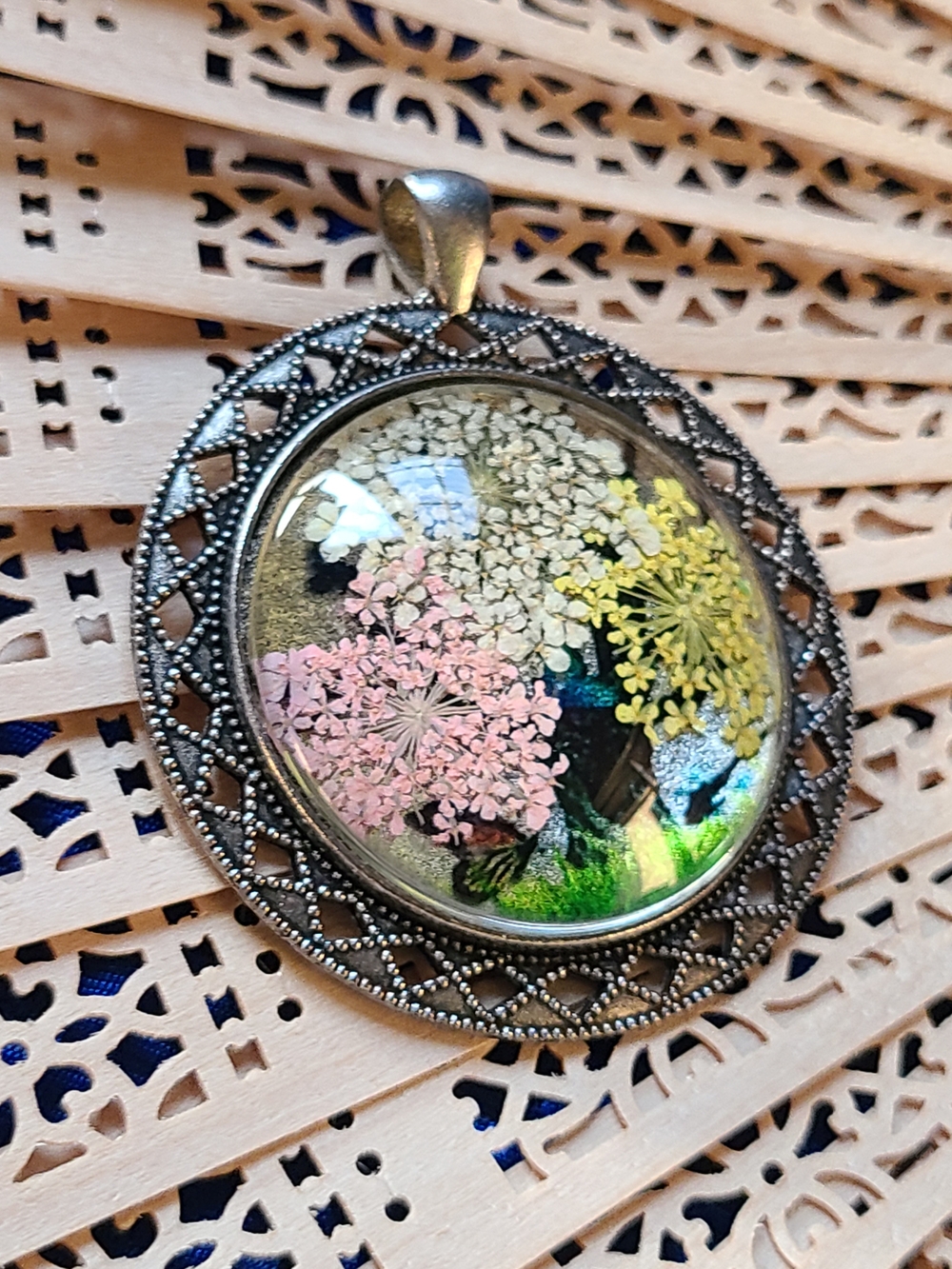 Vintage Yellow Pink Green Floral Resin Pendant Necklace - Picture 2 of 11
